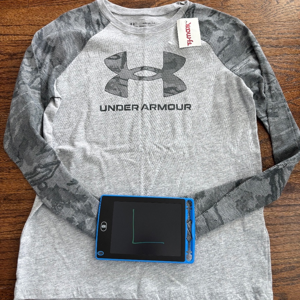 Boys Under Armour Shirt Size Large